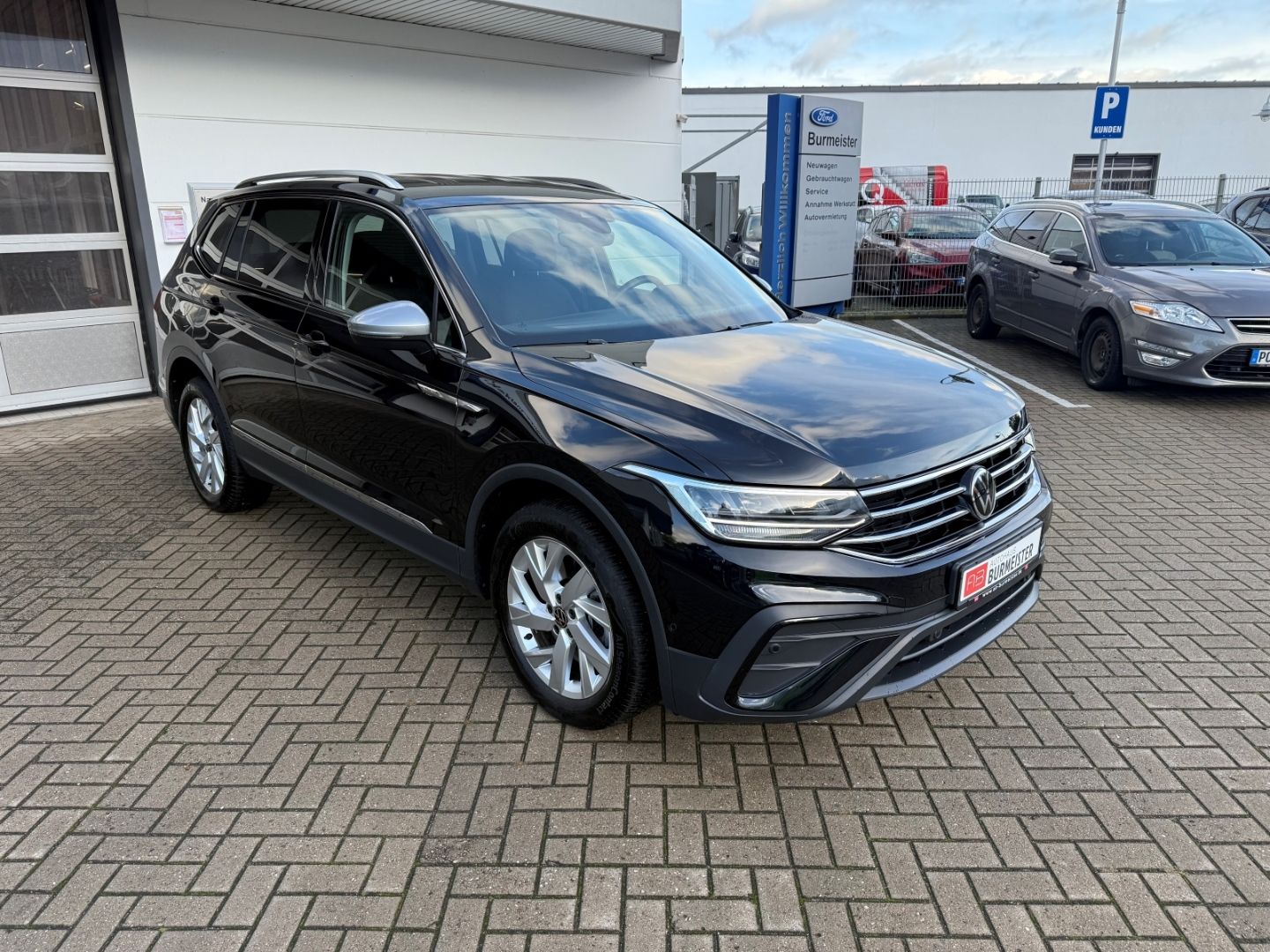 VW Tiguan Allspace 4Motion 2.0 TDI AHK-klappbar Nav - Image 8