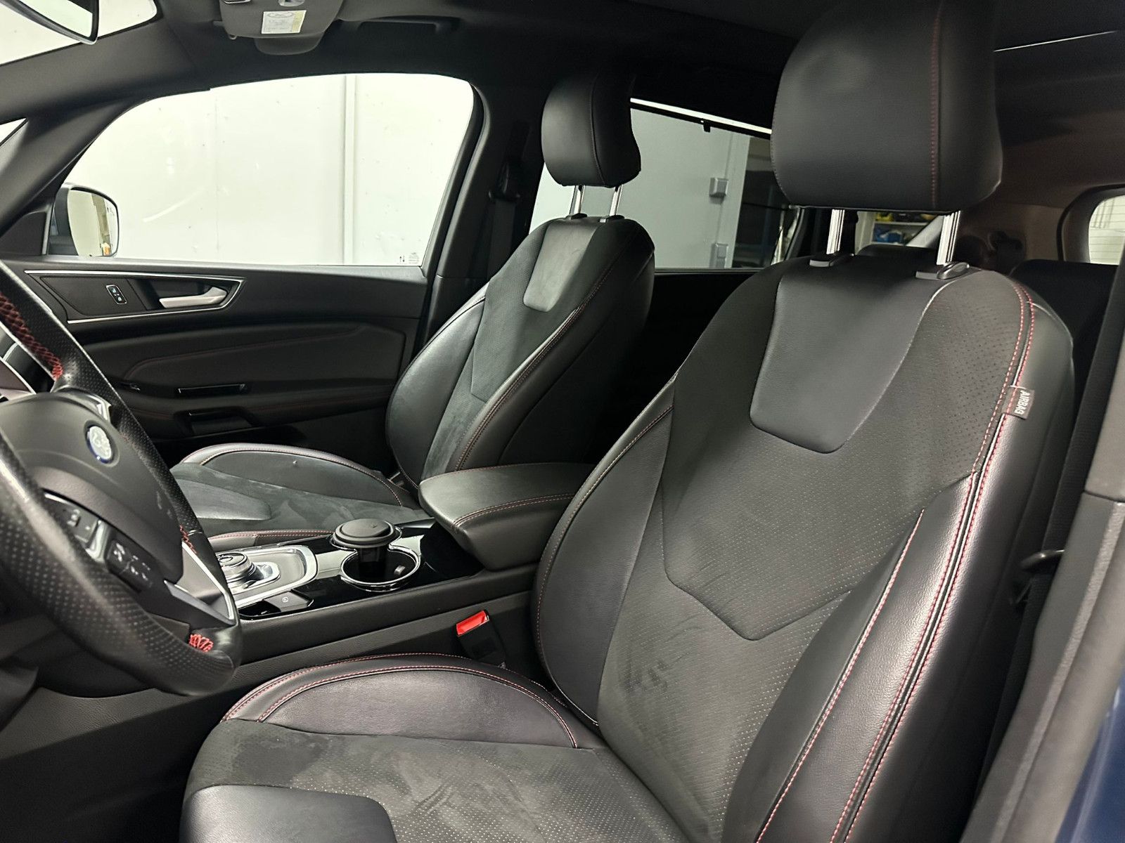 Fahrzeugabbildung Ford S-Max 2.0 EcoBst. ST-Line 7-Sitzer*AHK*SDH*PANO*
