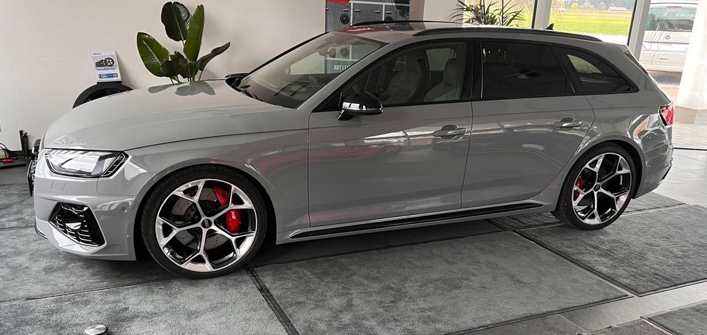 Image of Audi RS4