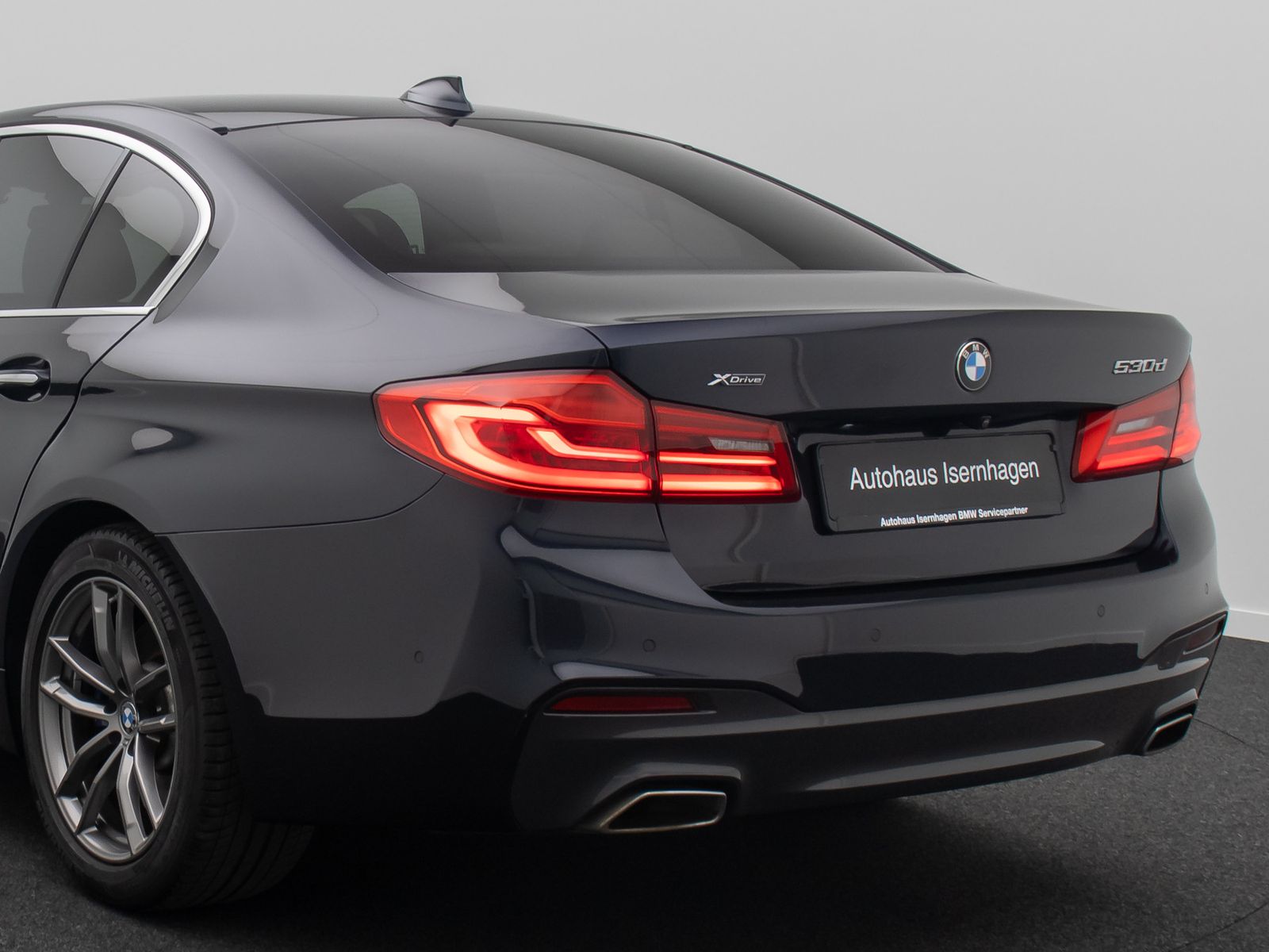 Fahrzeugabbildung BMW 530d xD M Sport 360°Komfort ACC HUD DisplKey H/K