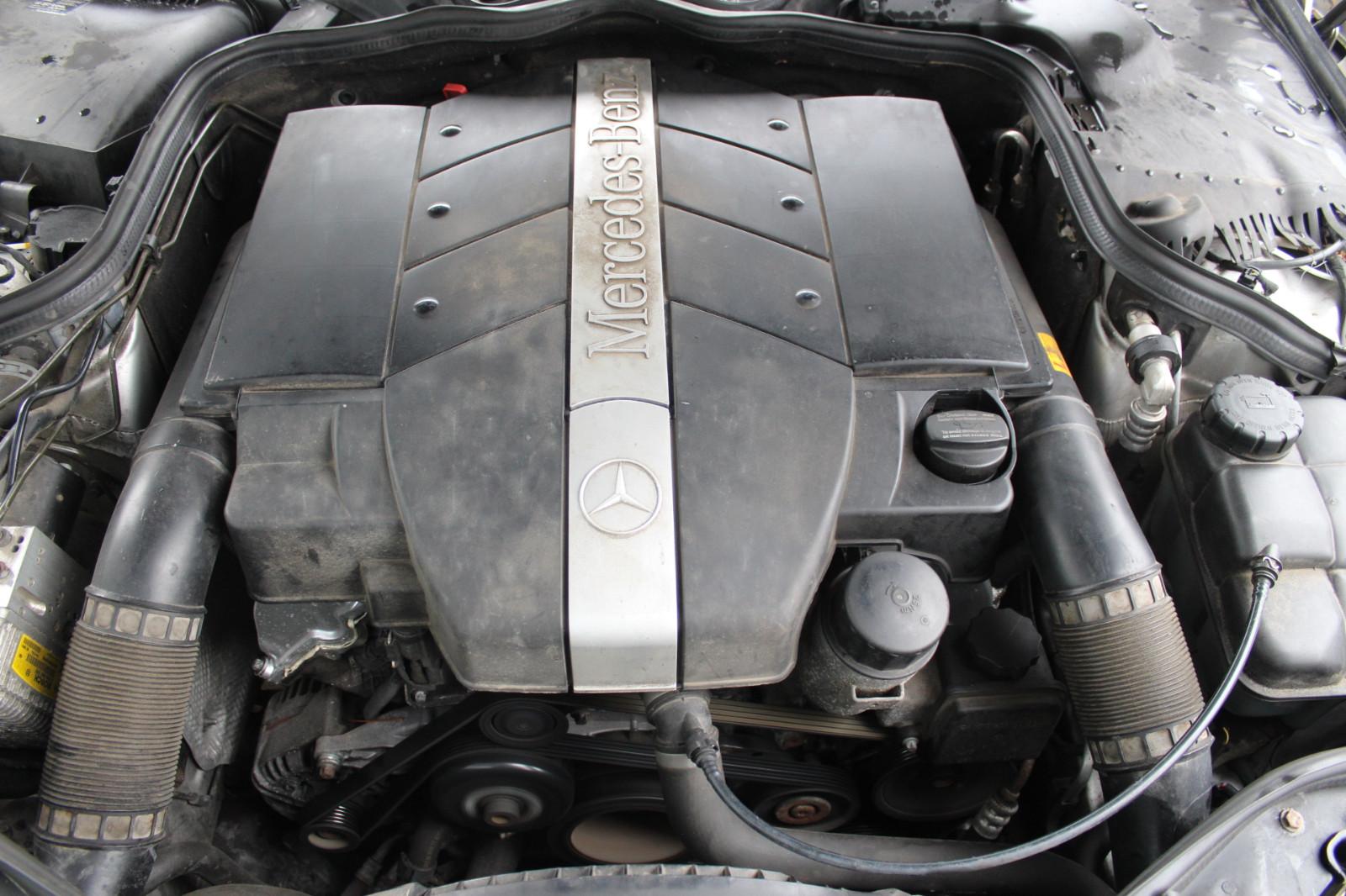 Mercedes-Benz E320 2005 — photo 31