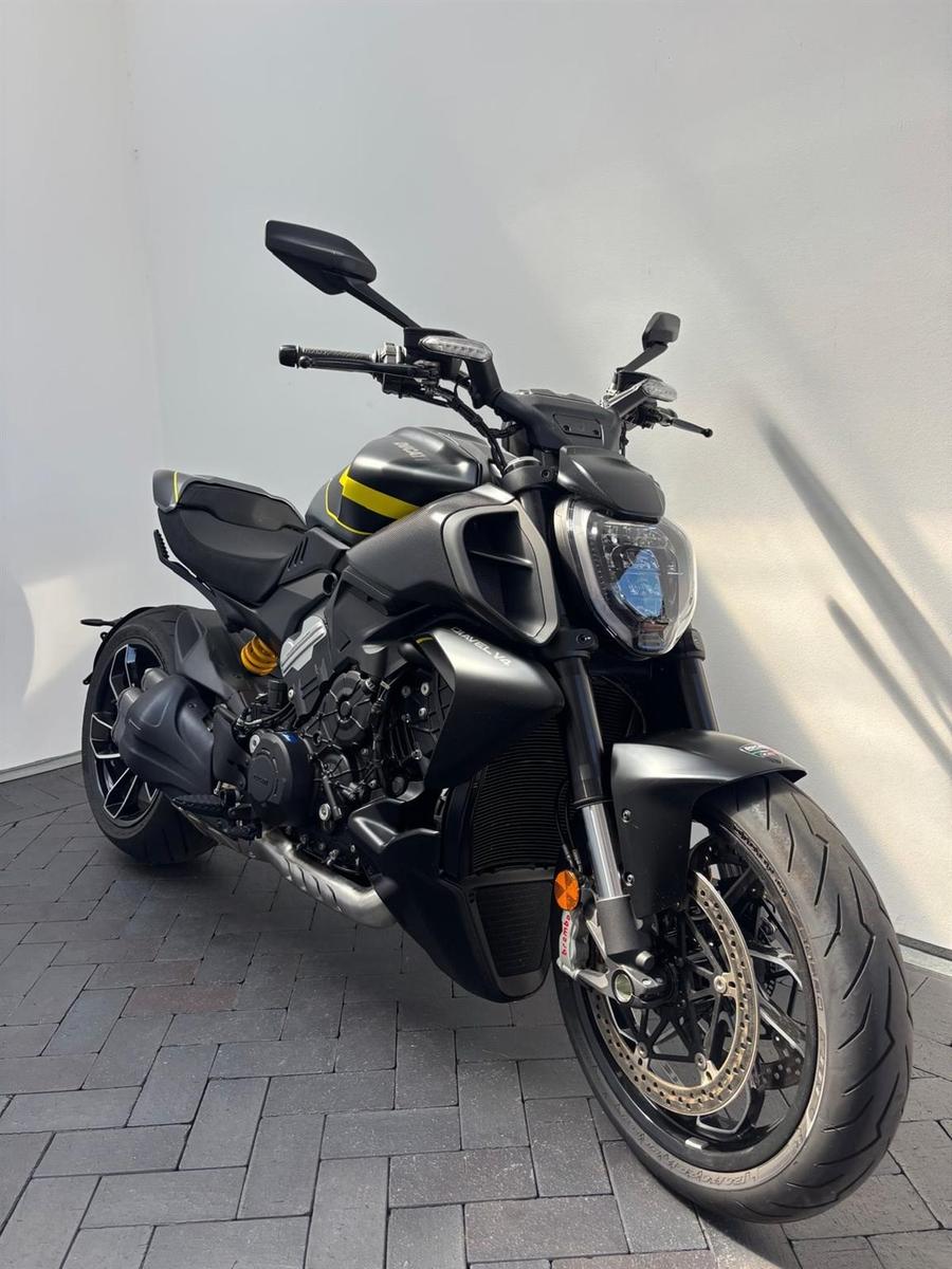 Ducati Diavel V4