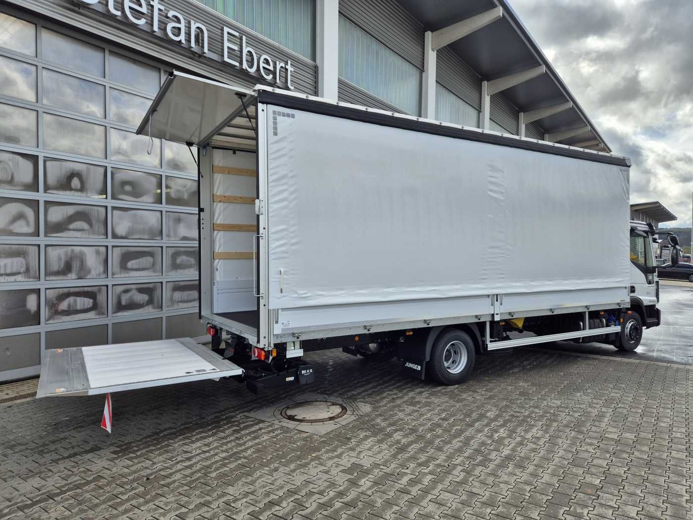 Fahrzeugabbildung Iveco Eurocargo ML120E25 / P Curtainsider+LBW Spoiler