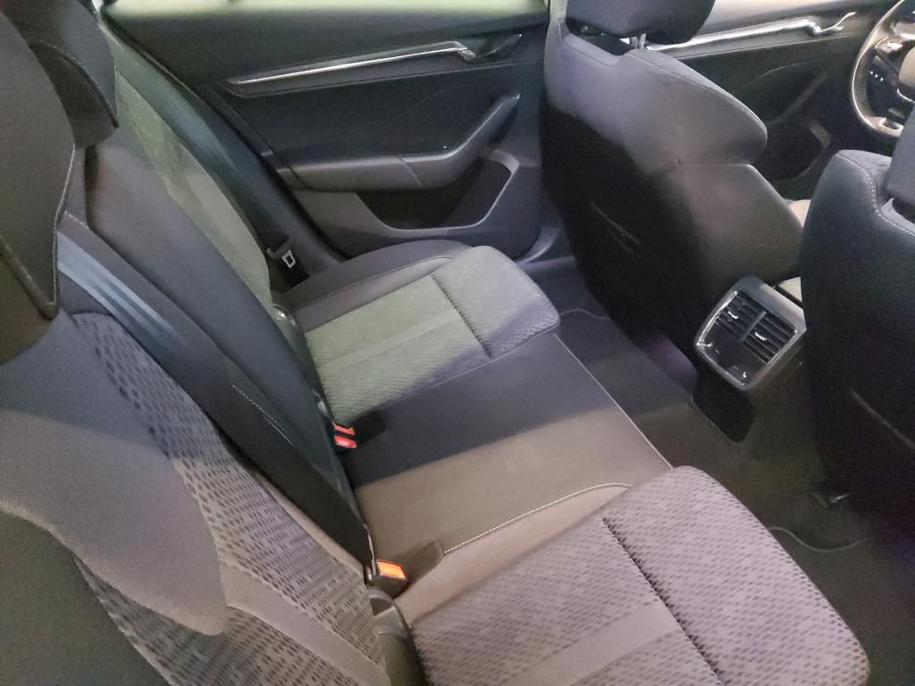 Fahrzeugabbildung SKODA Octavia Combi TDI First-Edition DSG Standhzg. LE