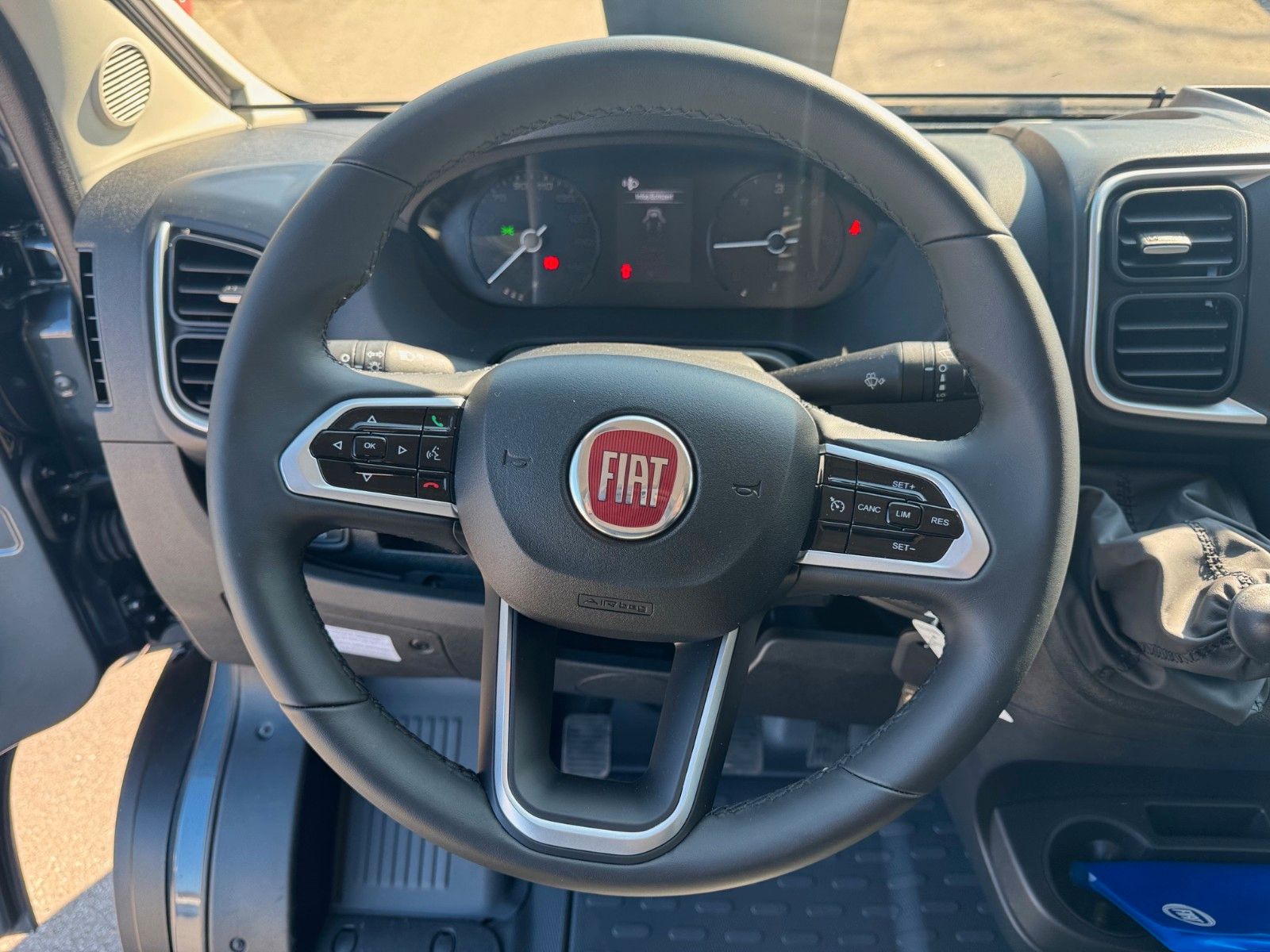 Fahrzeugabbildung Carado CVE 601 FIAT 35 MAXI L4H2 140 PS MT