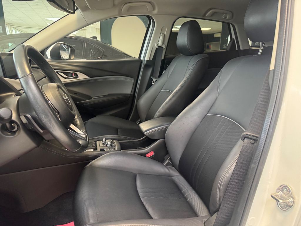 MAZDA CX-3 2.0 Sports-Line/1.Hand/CAM/LED/HEAD/TOP! MAZDA CX-3 2.0 Sports-Line/1.Hand/CAM/LED/HEAD/TOP!