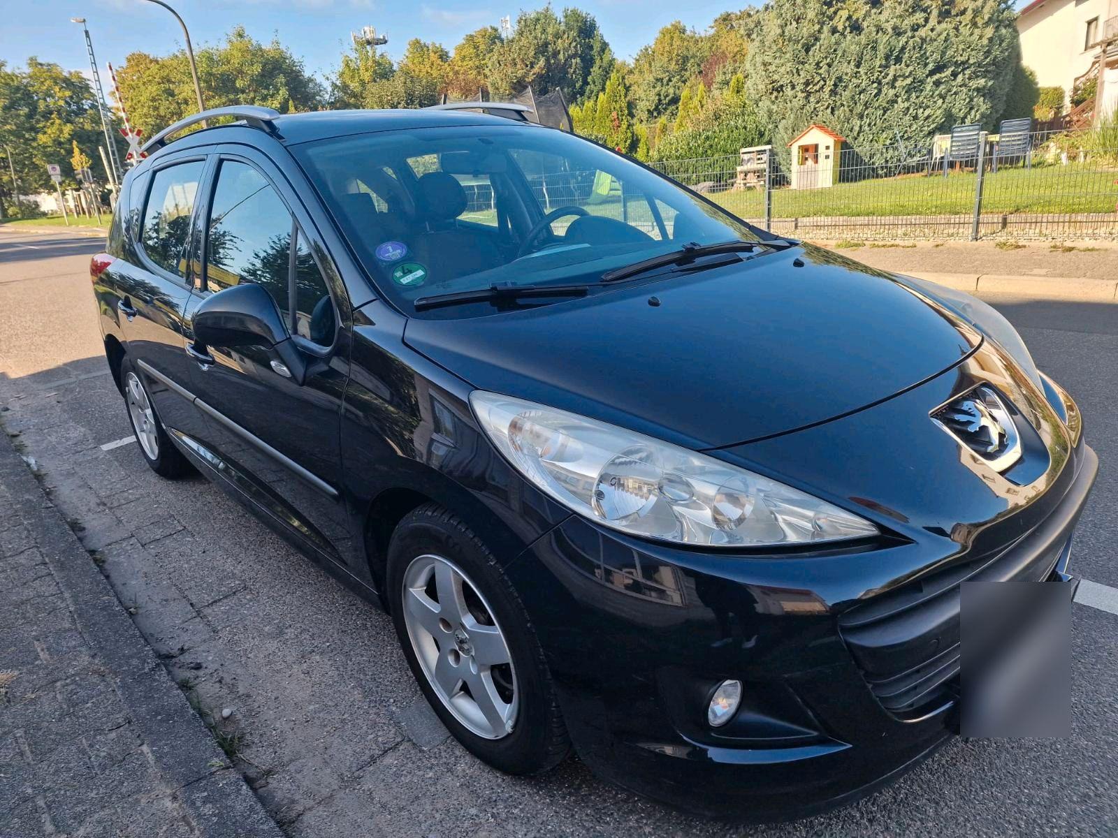 Peugeot 207 2011 — rear view