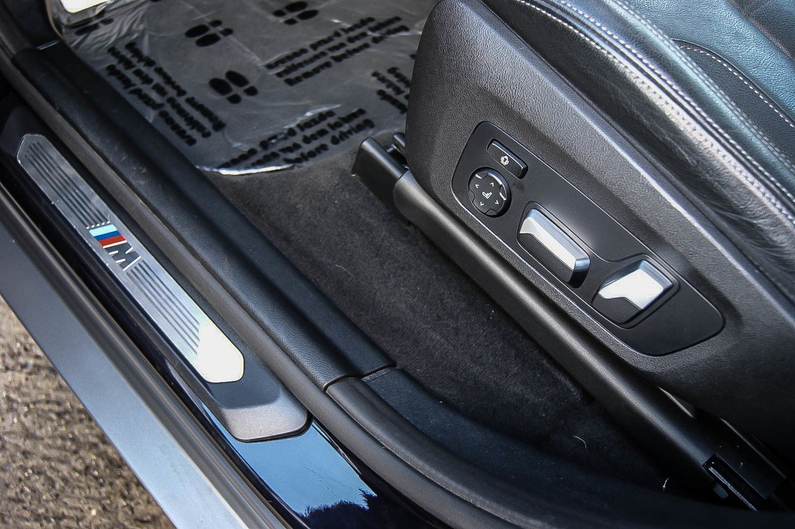 Fahrzeugabbildung BMW X4 xDrive 20 d M Sport X HUD ANHZV STHZG PANO