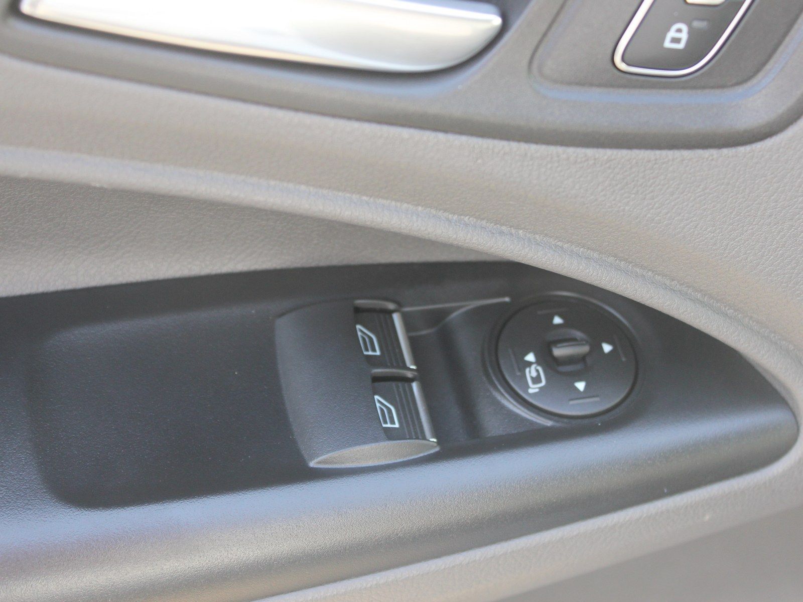 Fahrzeugabbildung Ford Transit Connect Kasten Limited 1,5 EcoBlue