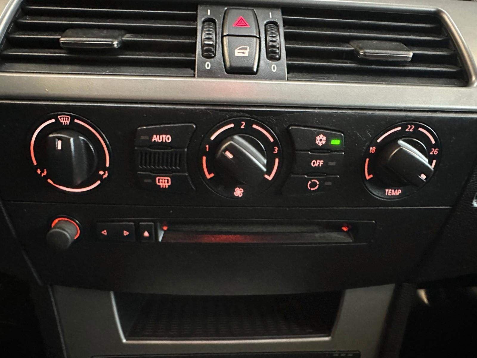 BMW 530 i Touring *Klima*Navi*Xenon*AHK*Freisprech*