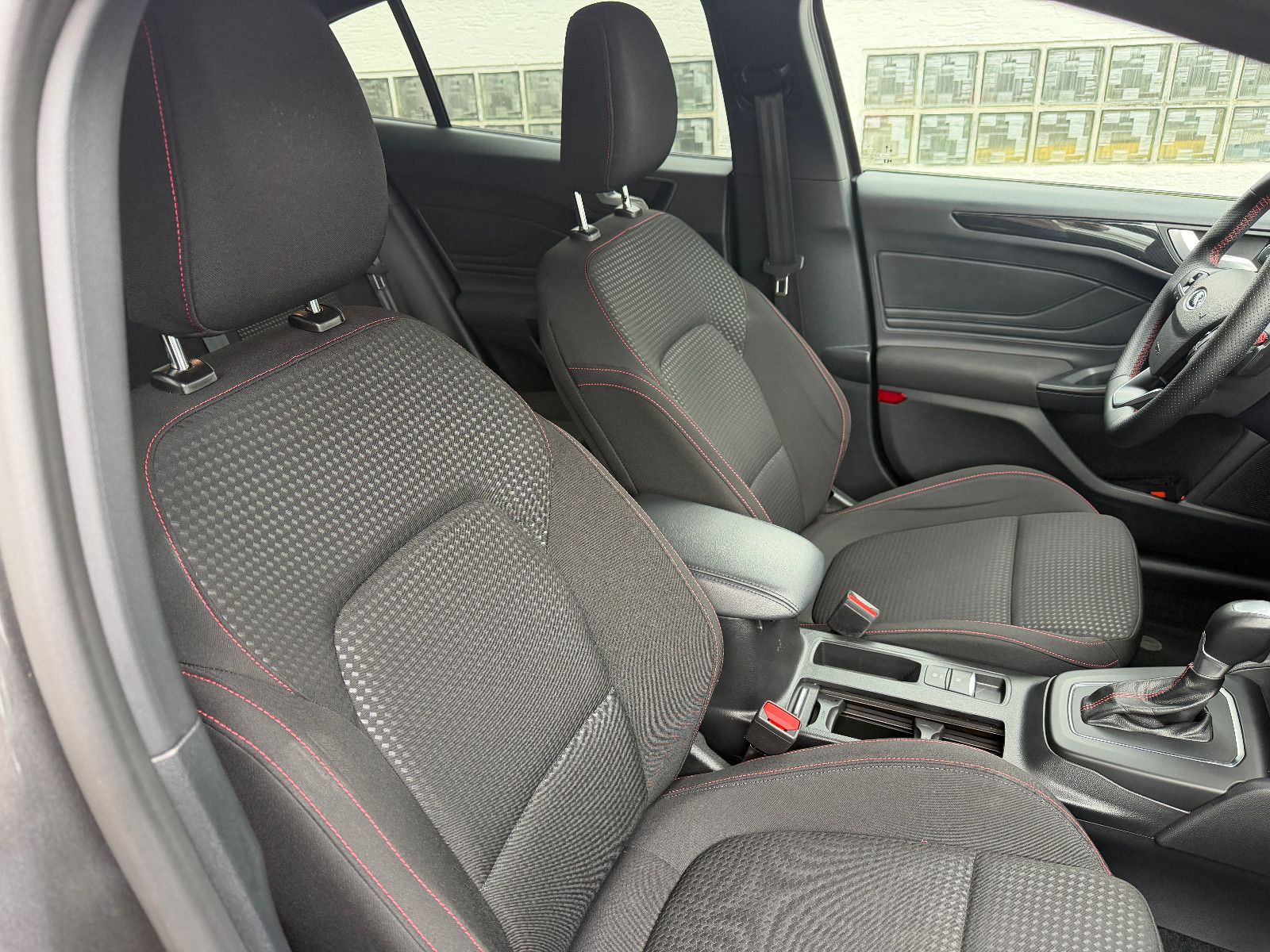 Fahrzeugabbildung Ford Focus /ST-LINE/AUTOMATIK/KAMERA/NAVI/SHZ/ACC