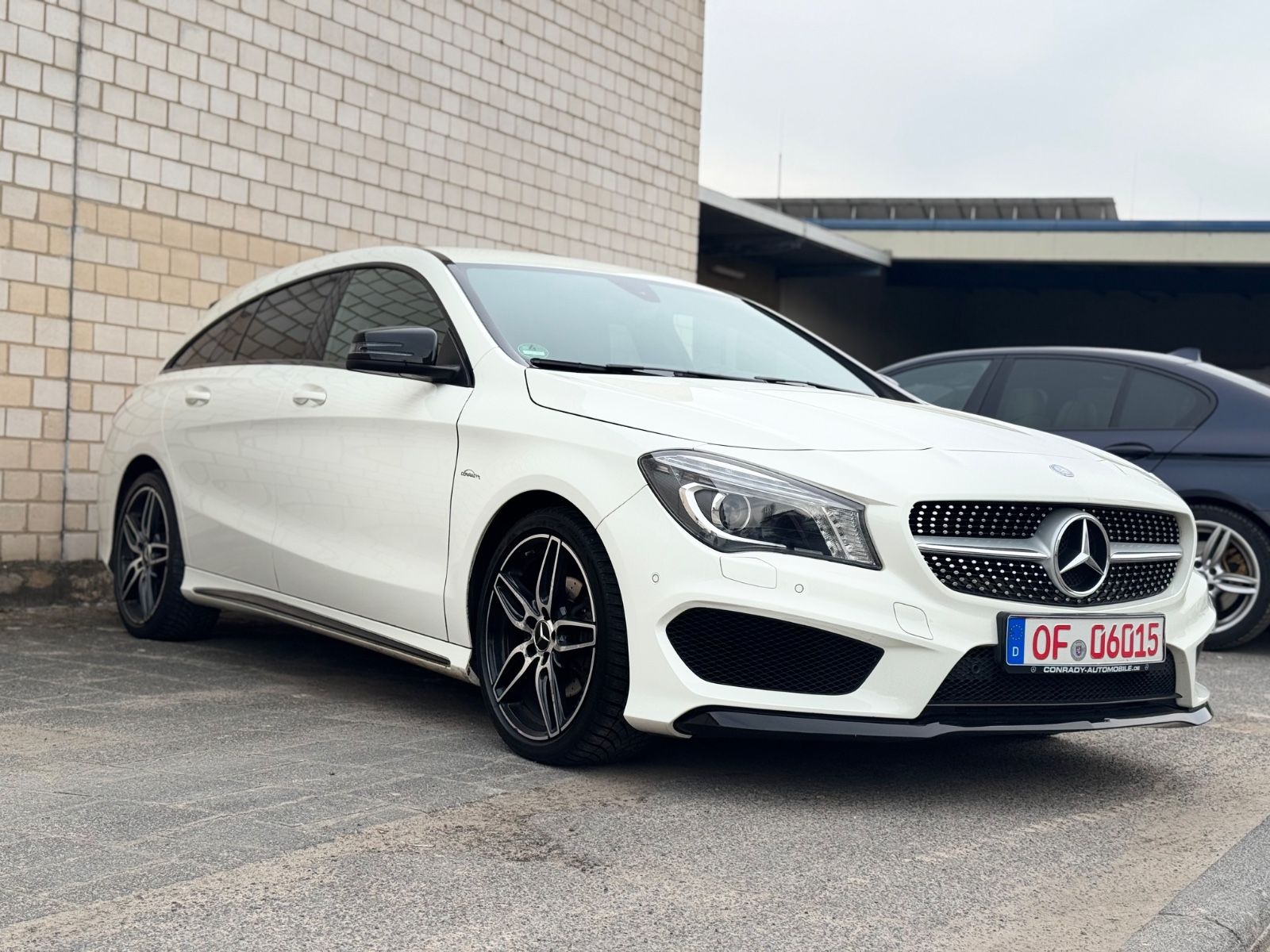 MERCEDES-BENZ CLA 180 Shooting Brake