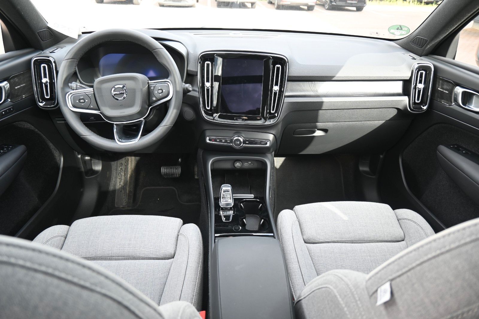 Fahrzeugabbildung Volvo XC40 BEV Ultimate Extend.Range*PANO*RW 565KM*