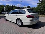 BMW 520d Touring Aut. NAVI LEDER R-KAM 4-ZONENKLIMA  - BMW 520 in Duisburg