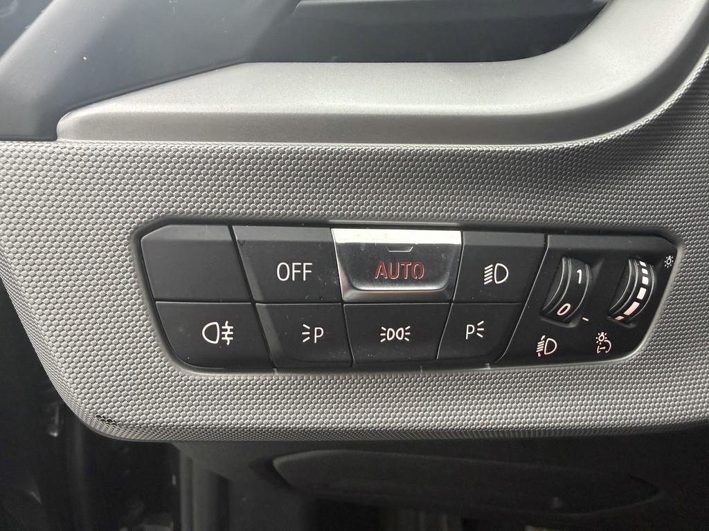 BMW 118 i Advantage, LED, Head-Up, Navi, DAB