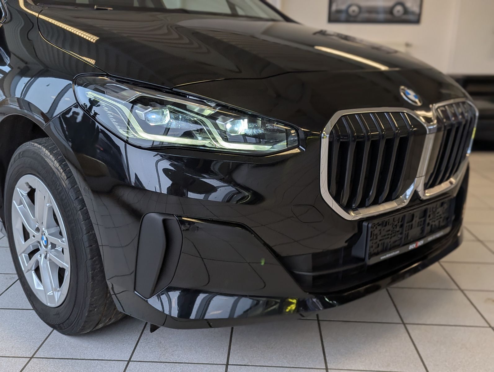 BMW 220 Active Tourer Aut AHK Pano Cam Travel-Paket - Image 9