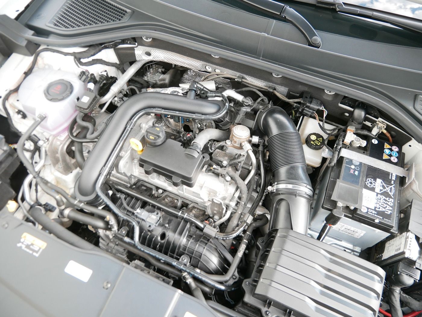 Fahrzeugabbildung Volkswagen T-Roc 1.0 TSI MOVE NEU35T LED NAVI SHZ Allwetter