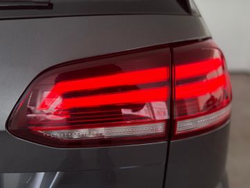 Volkswagen Golf - 10