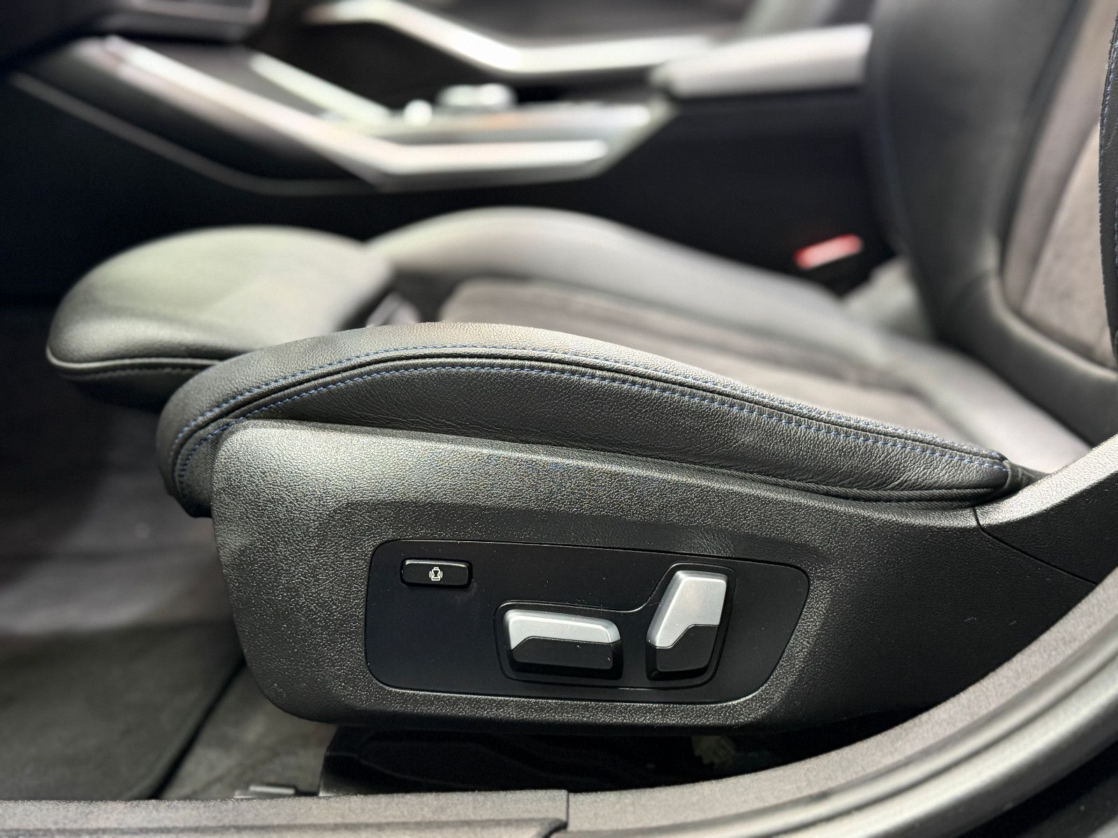 Fahrzeugabbildung BMW M340 i xDrive Touring |FACELIFT|HIFI|AHK|