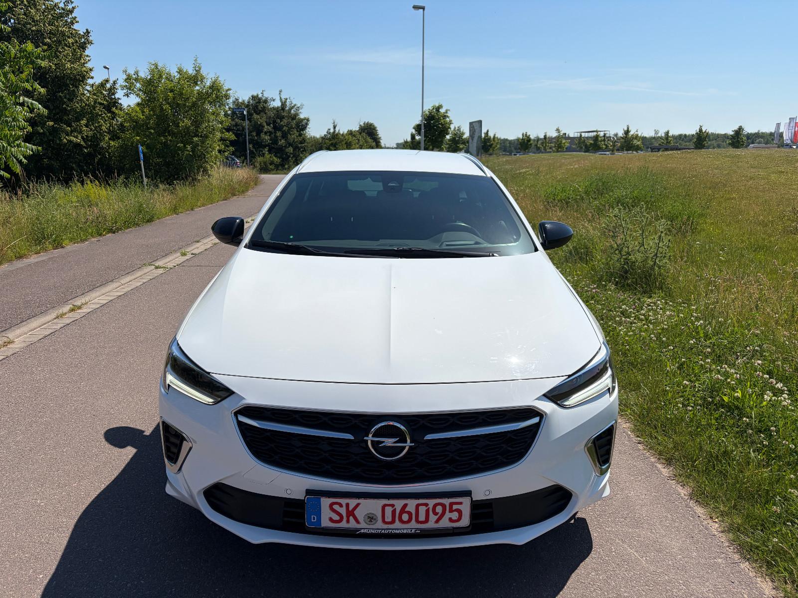 Opel Insignia B Sports Tourer GSi 4x4*AUTOMATIK*LEDER