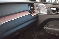 Fahrzeugabbildung Volvo XC60 Ultimate Dark AWD *Luft*STHZ*360*B&W*PANO