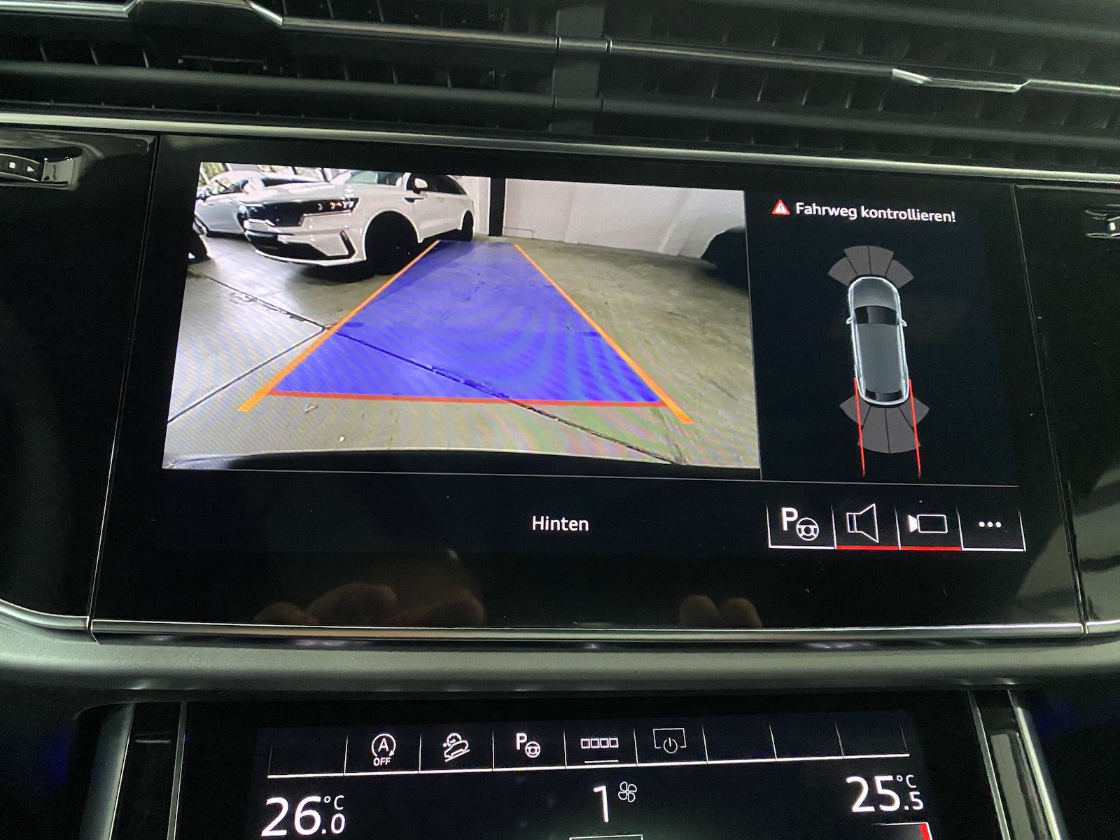 Fahrzeugabbildung Audi Q8 45 Tdi quattro S Line/´23/Pano/ACC/AIR/