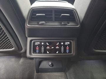 Audi Q8 e-tron - 10