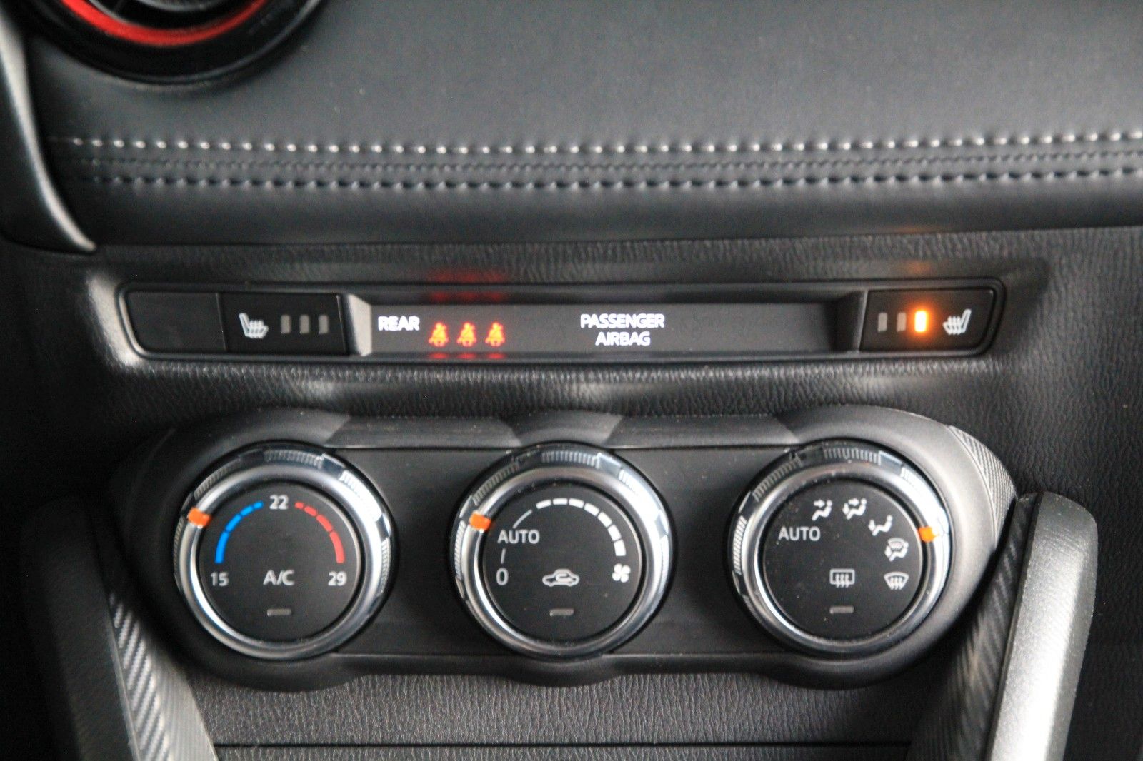 Fahrzeugabbildung Mazda CX-3 2.0 Skyactive-G Exclusive-Line