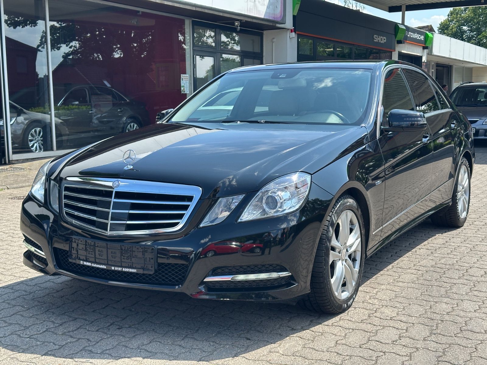 Mercedes-Benz E 220 Lim. Aut. Avantgarde NAV/ LEDER/ ACC/