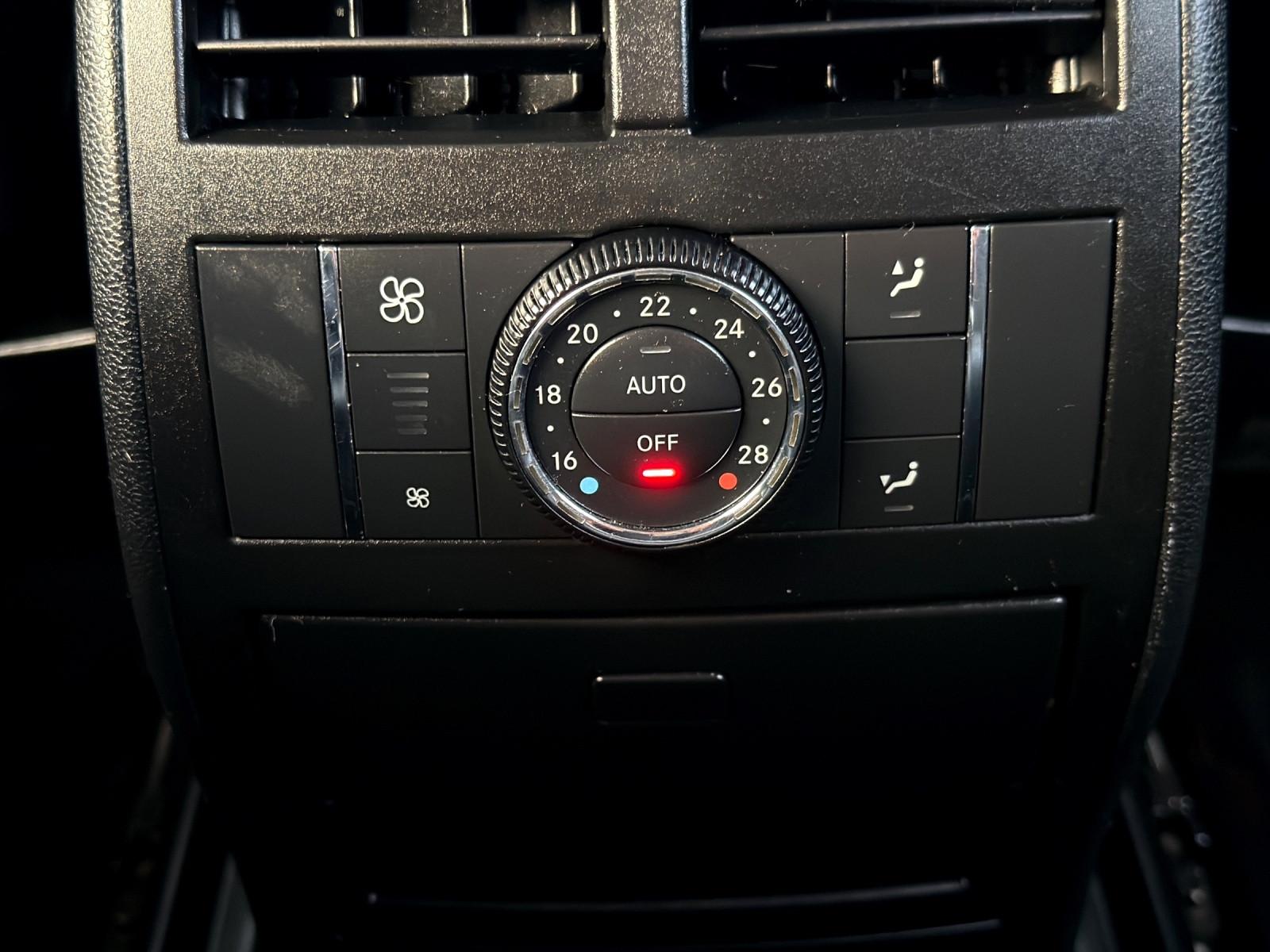 Mercedes-Benz ML 320 CDI NAVI*XENON*PDC*MEMORY*TEMPOMAT*AHK*!