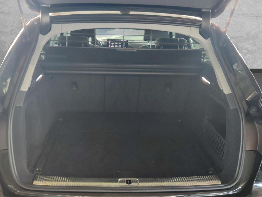 Audi A4 Avant Advanced 40 TDI quattro 150(204) kW(PS)