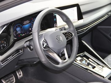 Volkswagen Golf VIII 2.0 TDI Black Style R line