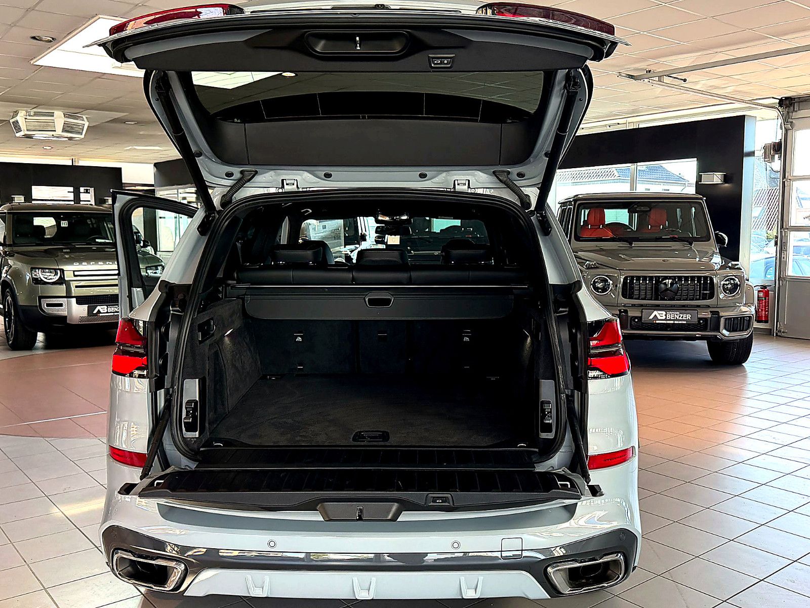 Fahrzeugabbildung BMW X5 30 d xDrive M Sport/HEAD-UP/360°/SOUND/AMBIEN