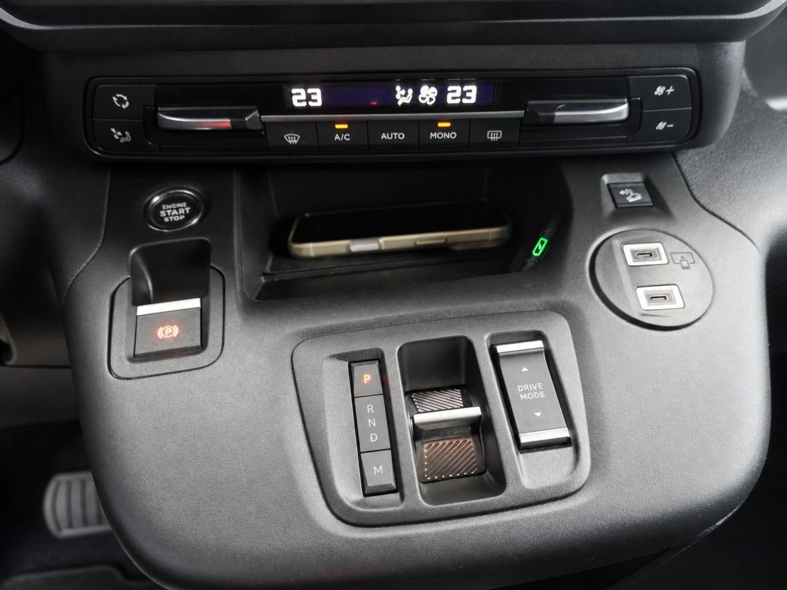 Fiat Doblo Maxi Kombi 130 AT 7-Sitzer + 10-Zoll-Navi