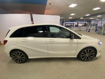 Mercedes B 220 - 4