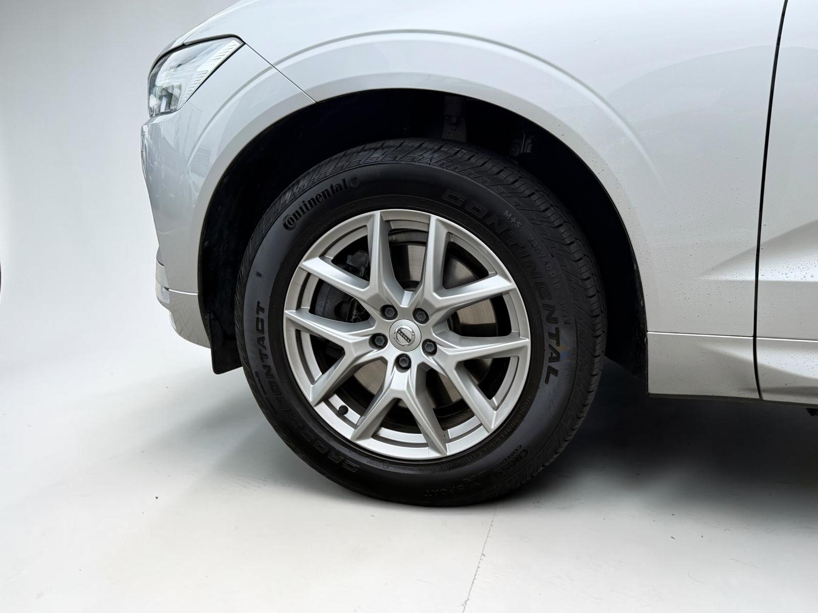 Volvo XC60 Momentum Pro*LEDER*ACC*LED*SENSUS*APPLECAR