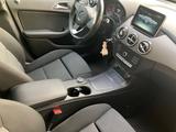 Mercedes-Benz B 220 4MATIC DCT -