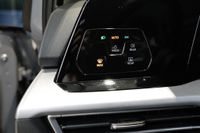 Volkswagen Golf VIII 1.0eTSI DSG Life StdHz Navi ACC Led