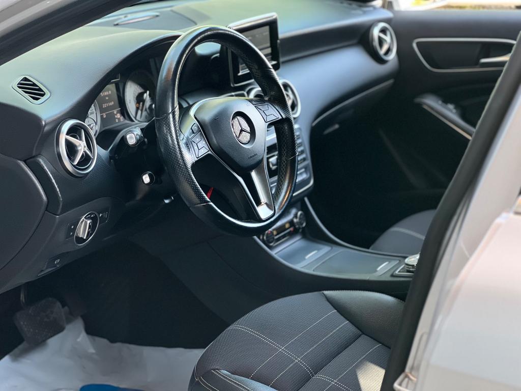 Mercedes-Benz A 220