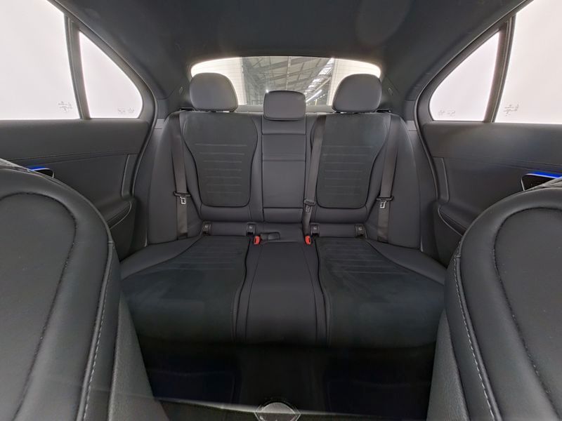 Fahrzeugabbildung Mercedes-Benz C 180 AMG+NIGHT+LENKRADHEIZ+360°+AMBIENTE+