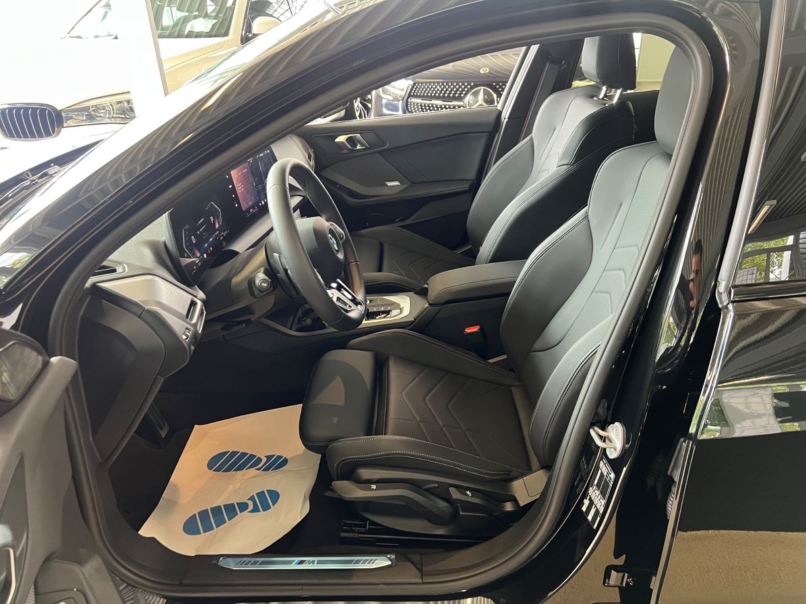Fahrzeugabbildung BMW 116 M Sport Paket *Harman-Kardon*Kamera*