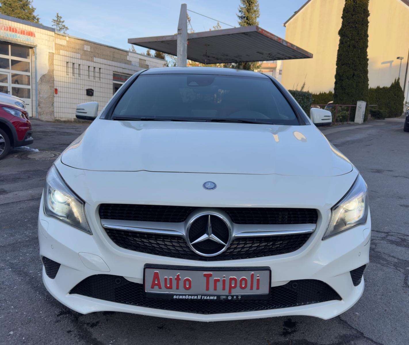 Mercedes-Benz CLA 200 *PANORAMA AUTOMATIK*