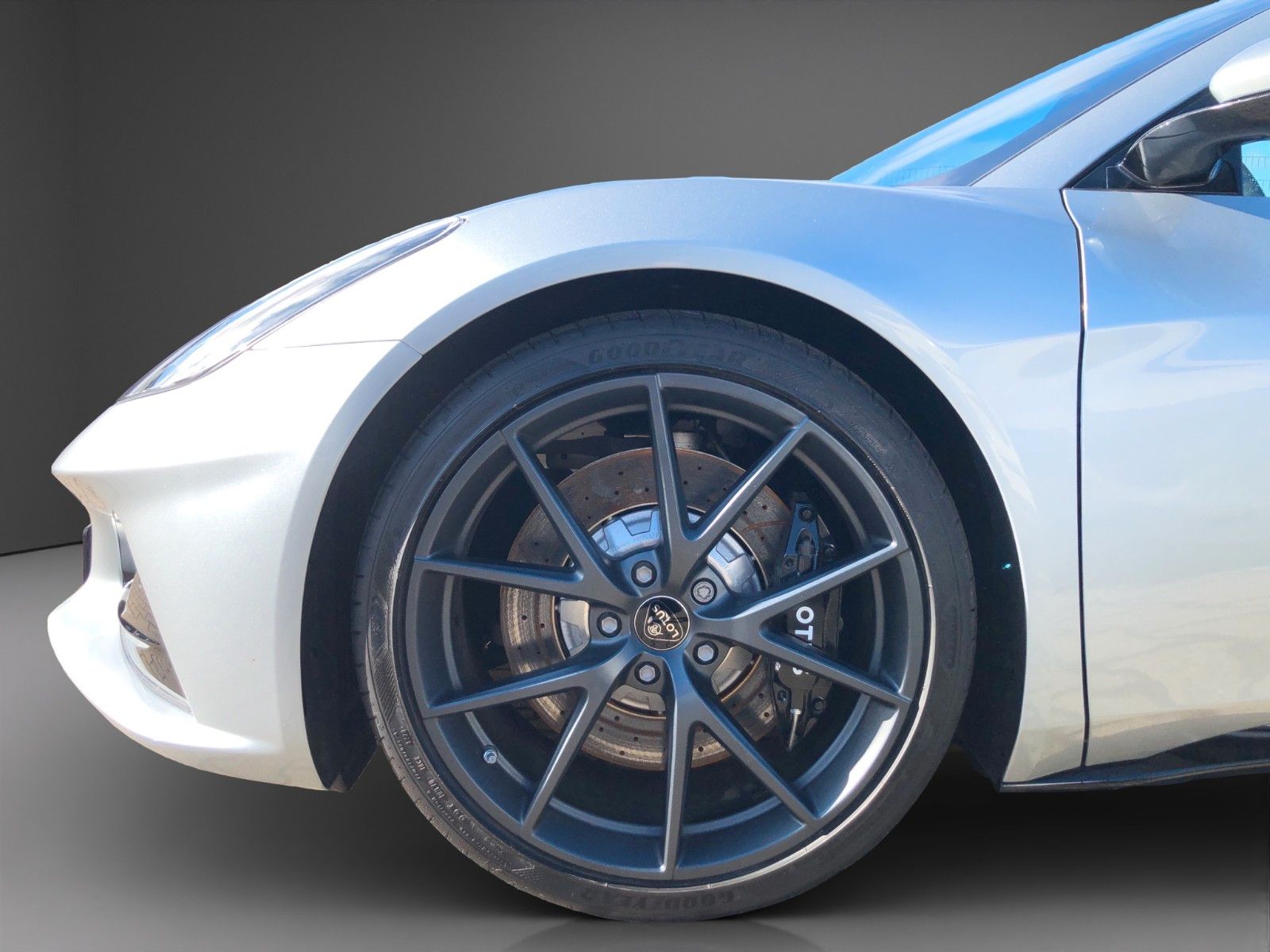 Fahrzeugabbildung Lotus Emira i4 Turbo SE Lotus Wuppertal