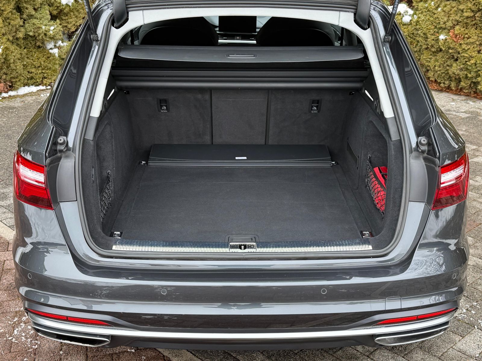 Fahrzeugabbildung Audi A4 Avant 40TDI S-tr LED+NAV+SHZ+AHK+KAM+MEMO+MMI