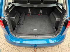 Fahrzeugabbildung Volkswagen Touran Comf. DSG Navi Sitzh Pano AHK Kamera