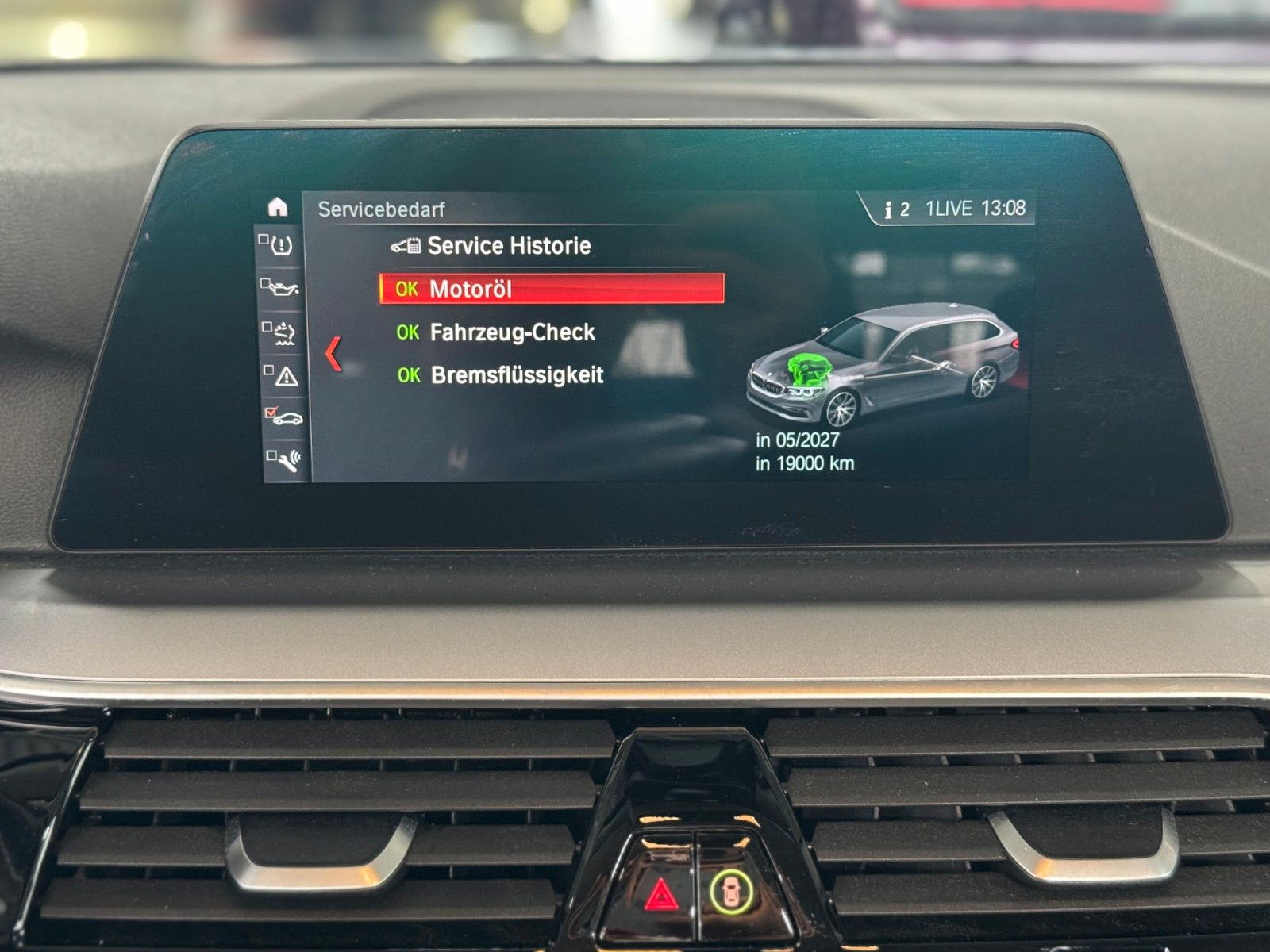 Fahrzeugabbildung BMW 520 d Touring "Business-P. Navi Connected Plus"