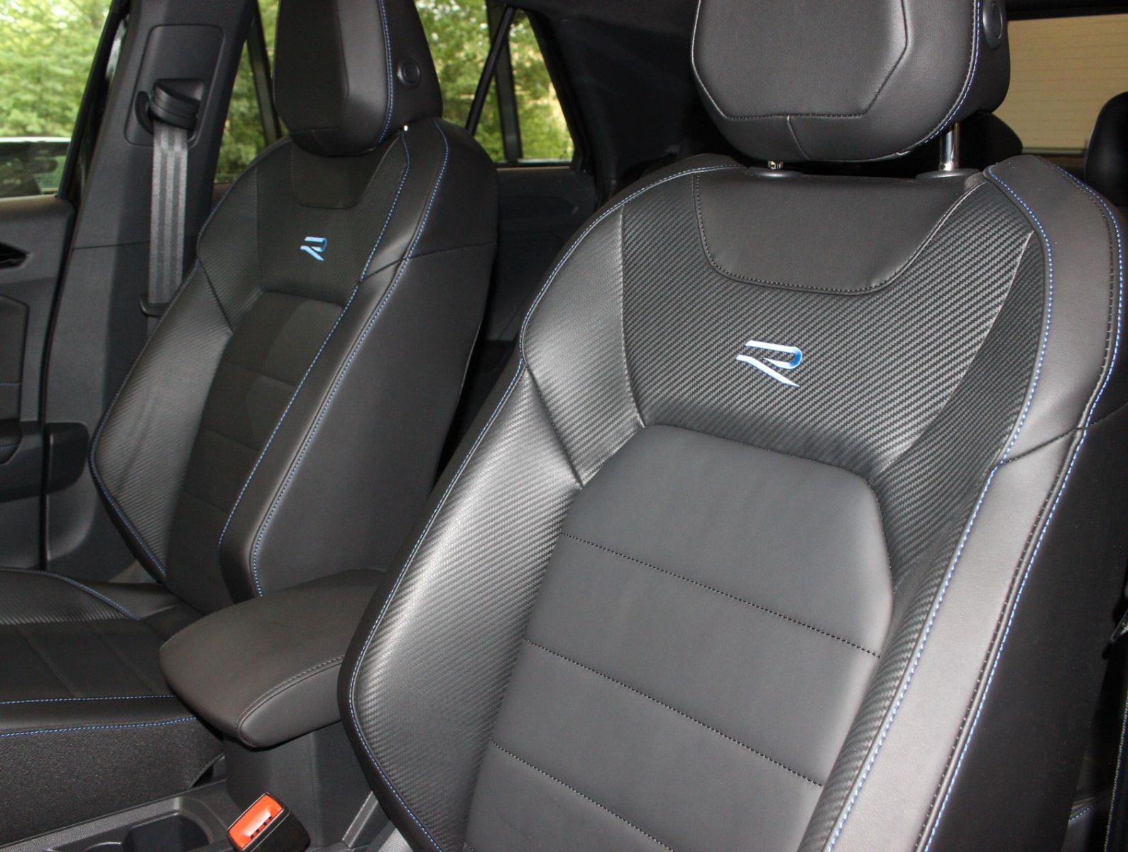 Fahrzeugabbildung Volkswagen T-Roc 2.0 TSI DSG 4MOTION R*NP 68k