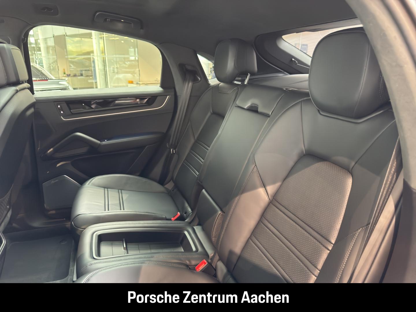 Porsche Cayenne E-Hybrid Coupe Black Edition Burmester