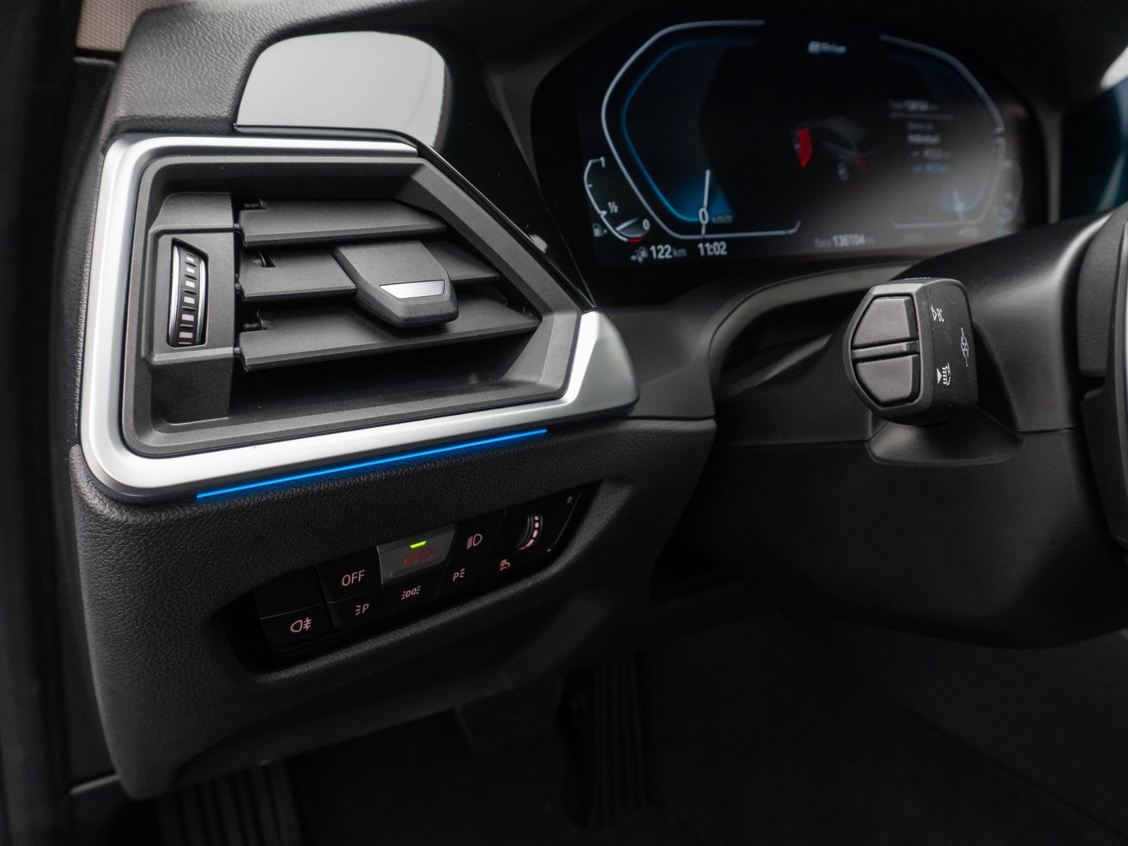 Fahrzeugabbildung BMW 330e xD Sport Line ACC Kamera DAB AHK Panorama