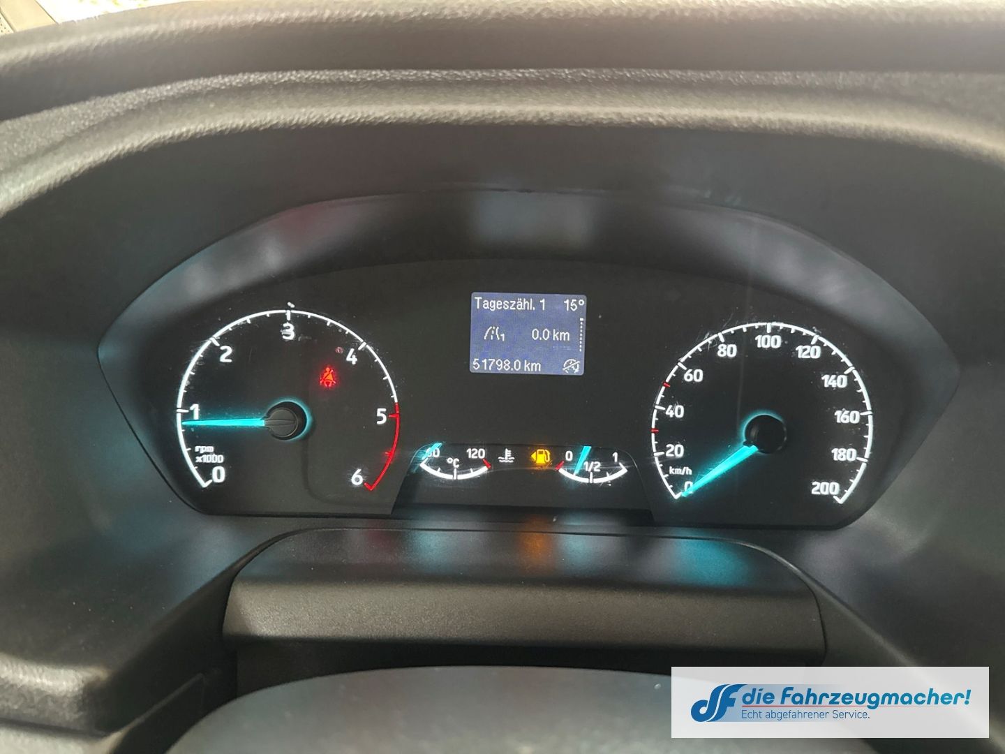 Fahrzeugabbildung Ford Transit Custom Dyn. Kurvenlicht DAB Notbremsass.